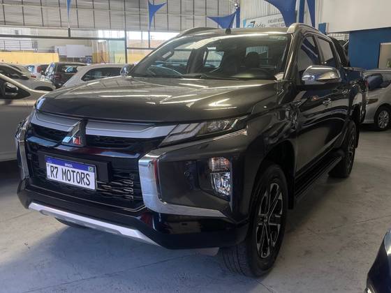 MITSUBISHI L200 TRITON 2.4 16V TURBO DIESEL SPORT HPE-S CD 4P 4X4 AUTOMÁTICO MITSUBISHI L200 TRITON 2.4 16V TURBO DIESEL SPORT HPE-S CD 4P 4X4 AUTOMÁTICO